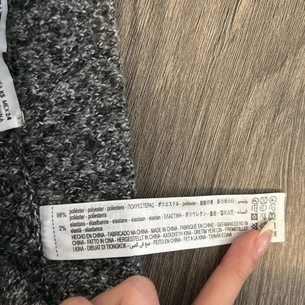 Gray Ribbed Knit Skirt - Picture 5 of 6